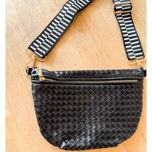 WESTLYN WOVEN BUM BAG